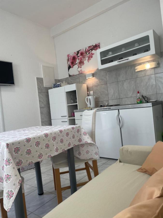 Apartmani Isabella - Ilda Radonic Jelsa  Exterior foto