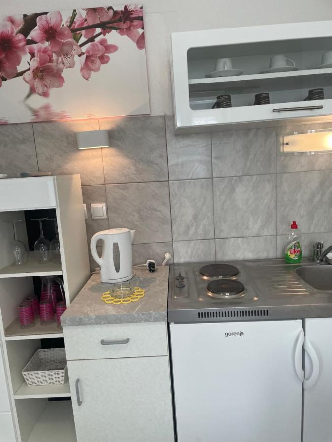 Apartmani Isabella - Ilda Radonic Jelsa  Exterior foto